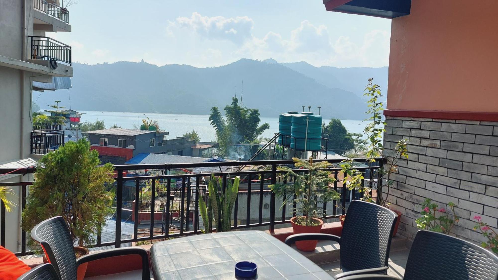 Golden Lake Pokhara Exterior foto